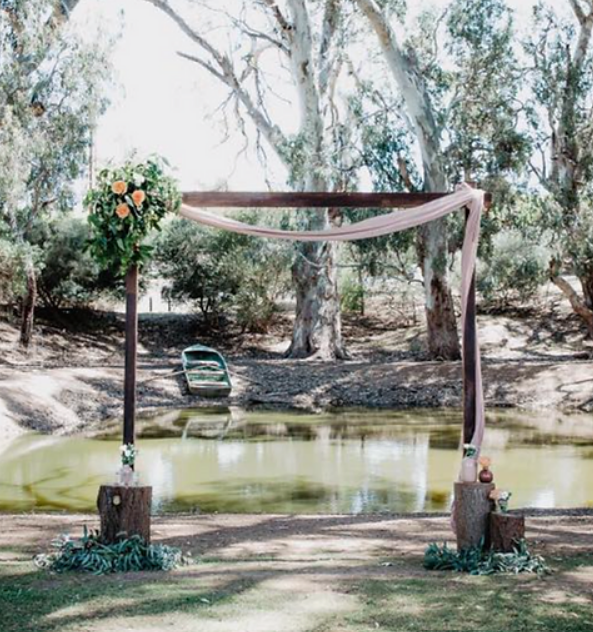 Traditional Timber Arbour – Mase Events